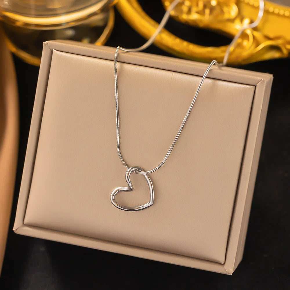 Collier Pendentif Cœur Torsadé — Acier Inoxydable