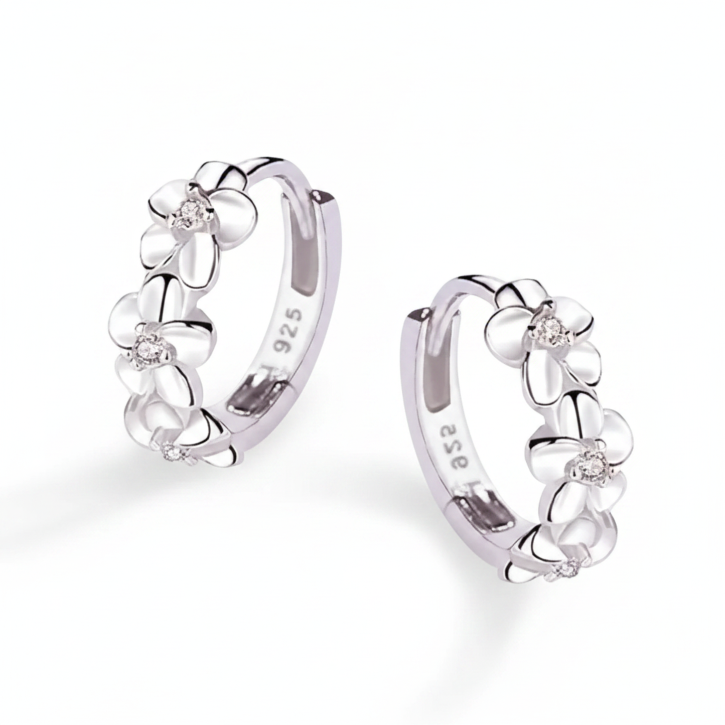 Boucles d'Oreilles Puces Fleur en Zircon pour Femme – Argent Sterling 925, Élégantes et Intemporelles