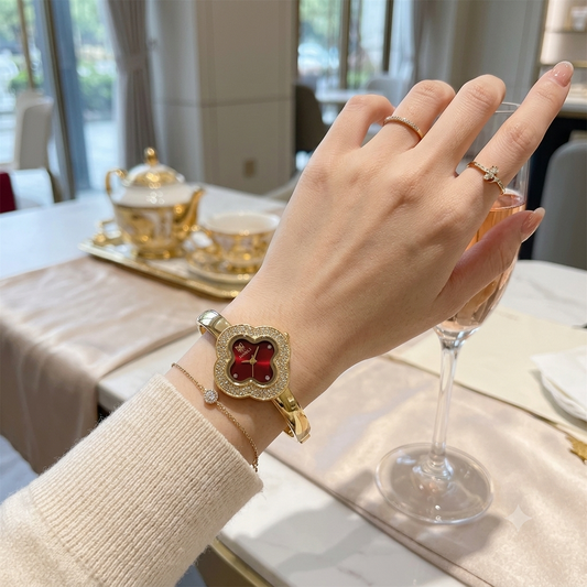 Montre Bracelet Femme Vintage – Motif Trèfle à Quatre Feuilles Élégant