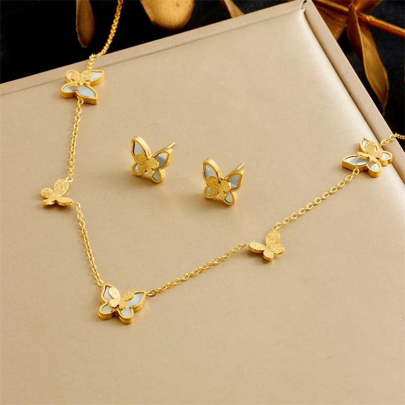 Parure de Bijoux Papillon en Acier Inoxydable 316L – Collier, Boucles d'Oreilles et Bracelet Coquillage Blanc