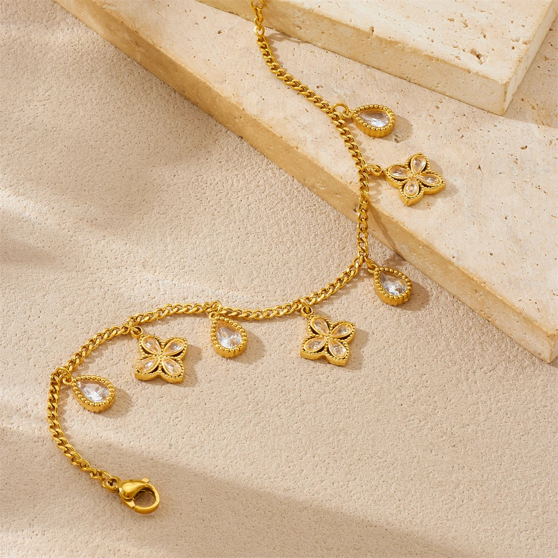Bracelet Fleur en Acier Inoxydable 316L DIEYURO – Cristaux Blancs Élégant pour Femme | Bijou Tendance