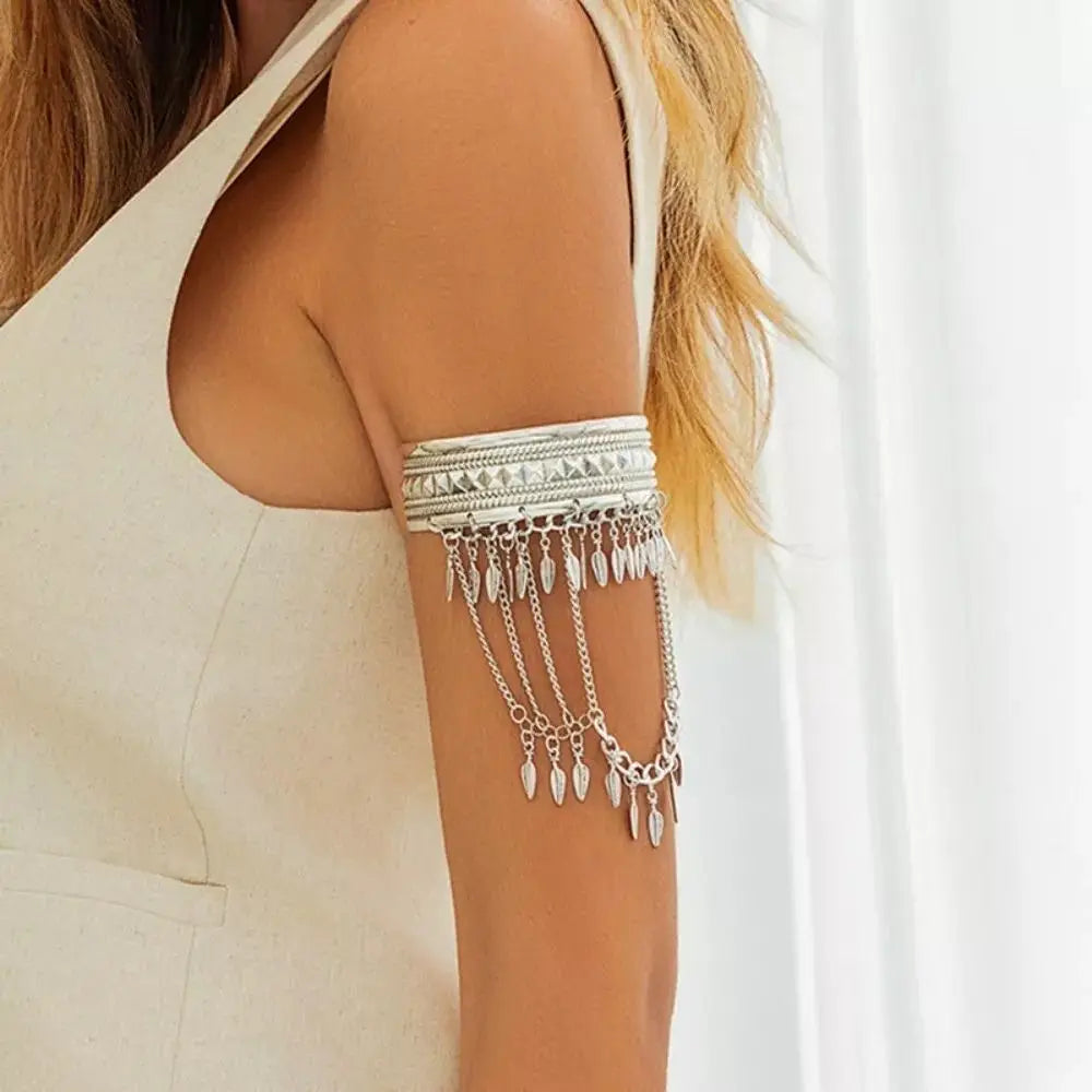Bracelet de Bras Métallique à Pampilles pour Femme – Manchette Ajustable Ouverte Style Rétro Vintage