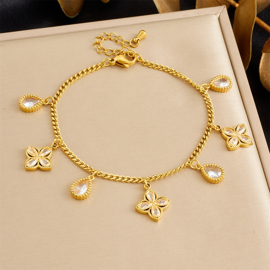 Bracelet Fleur en Acier Inoxydable 316L DIEYURO – Cristaux Blancs Élégant pour Femme | Bijou Tendance