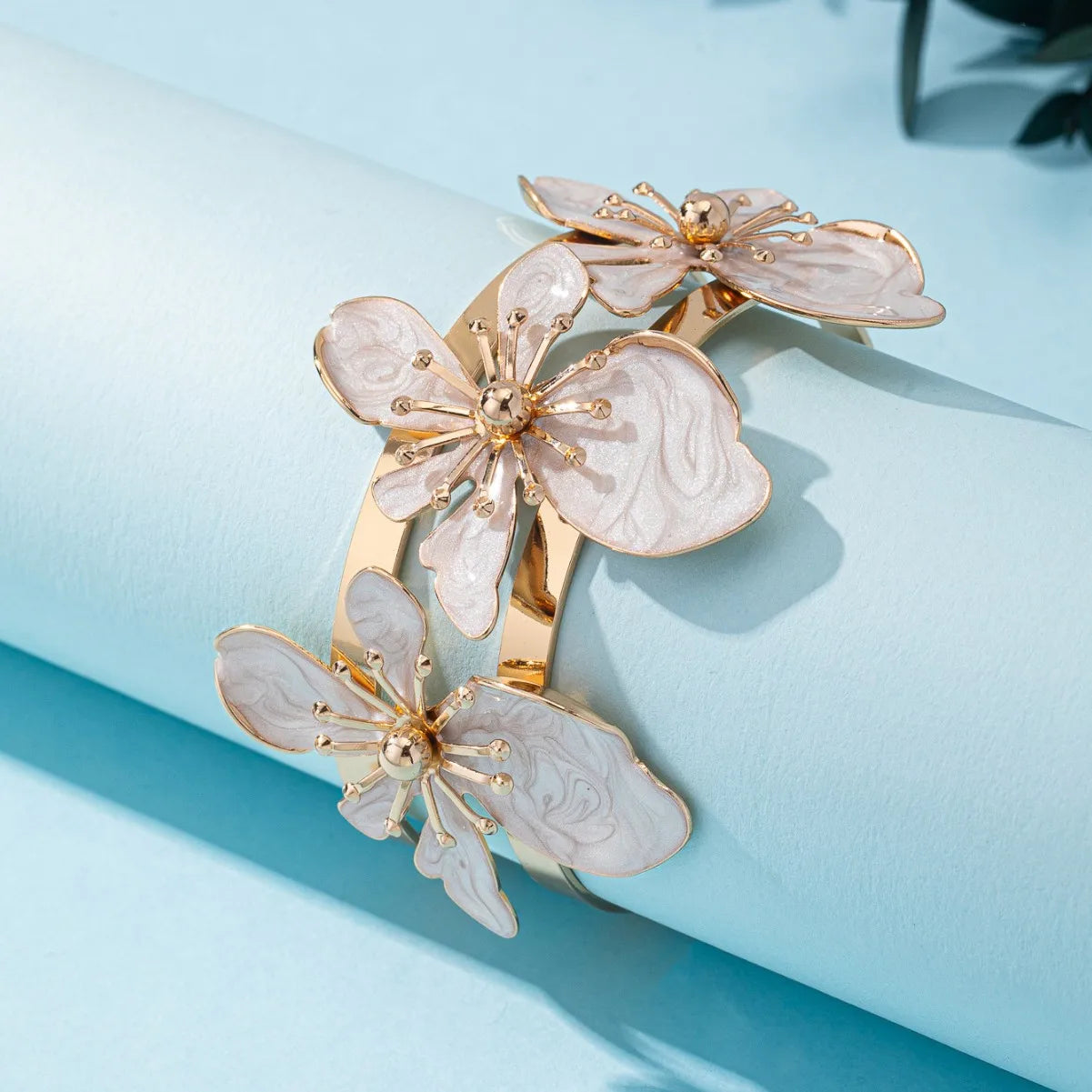 Bracelet Manchette Fleur Bohème Femme – Bijou Floral Ouvert Élégant, Style Chic pour Été et Mariage