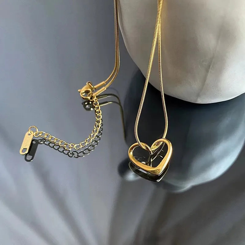 Collier Pendentif Cœur Torsadé — Acier Inoxydable