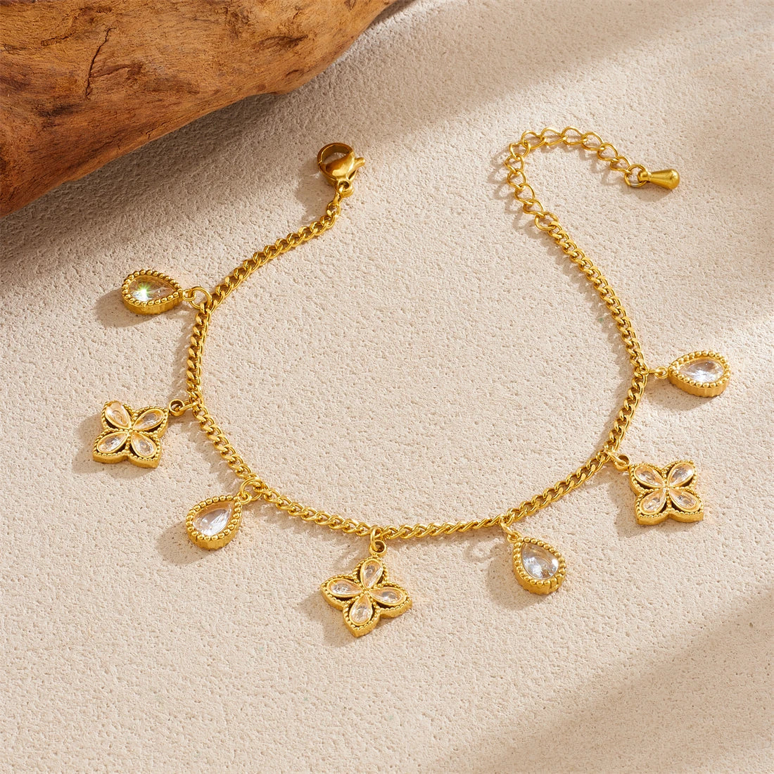 Bracelet Fleur en Acier Inoxydable 316L DIEYURO – Cristaux Blancs Élégant pour Femme | Bijou Tendance