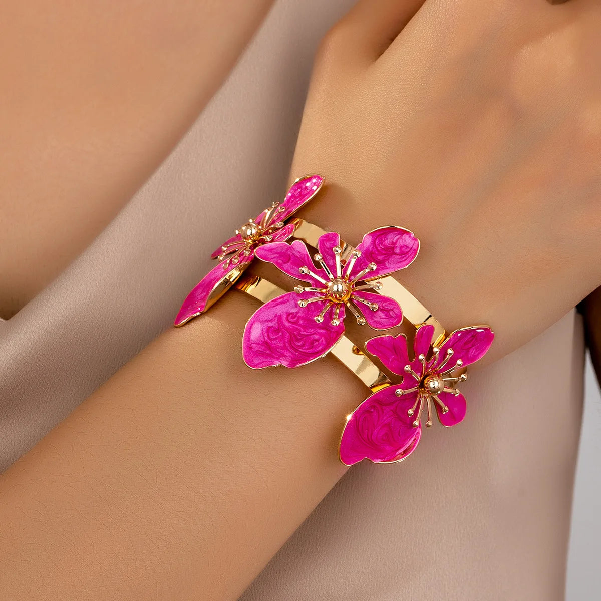 Bracelet Manchette Fleur Bohème Femme – Bijou Floral Ouvert Élégant, Style Chic pour Été et Mariage