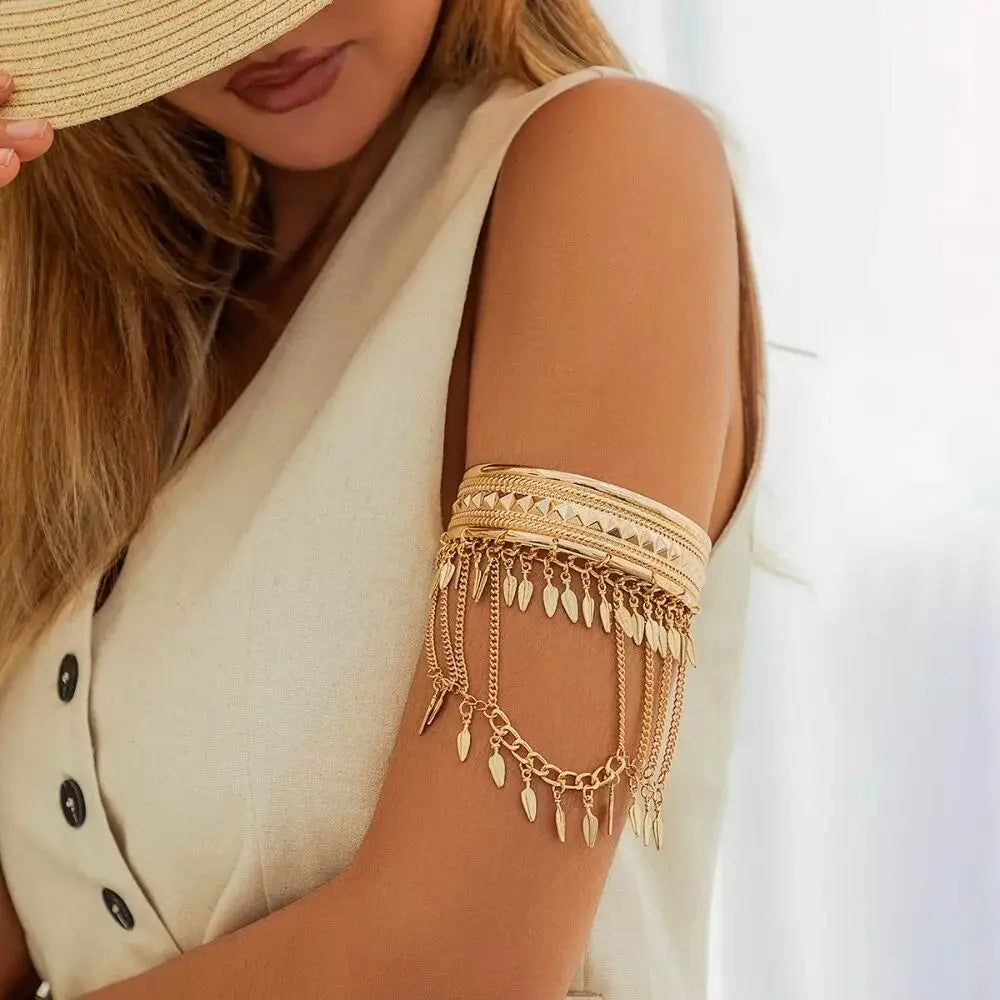 Bracelet de Bras Métallique à Pampilles pour Femme – Manchette Ajustable Ouverte Style Rétro Vintage
