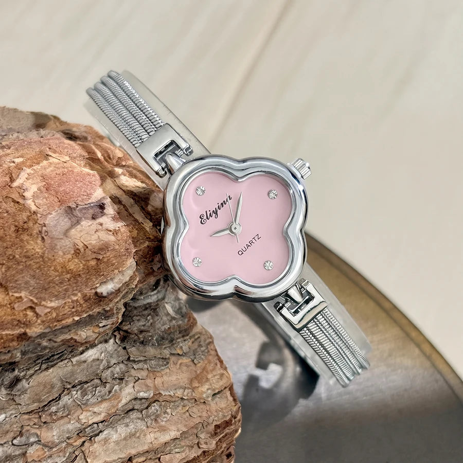 Vintage Clover Watch for Women – Retro Wrist Watch with Tassel Design