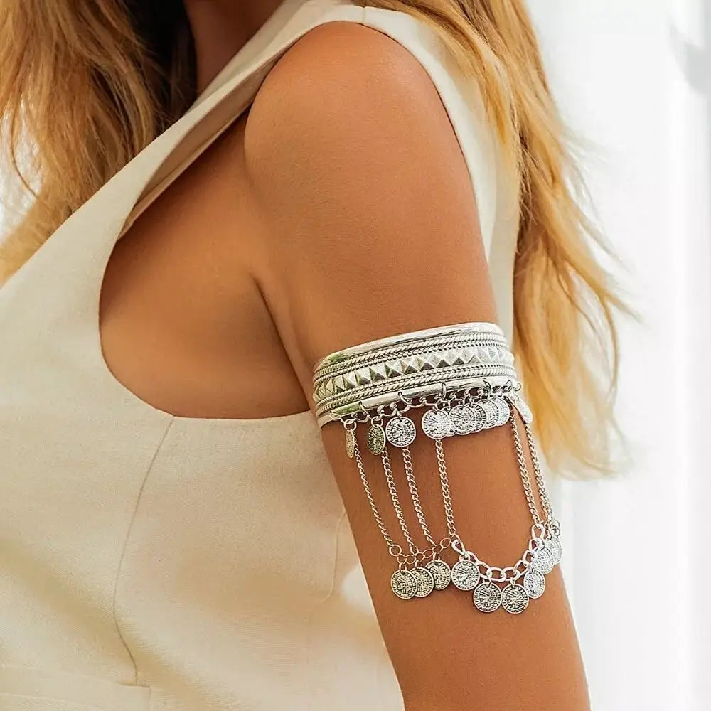 Bracelet de Bras Métallique à Pampilles pour Femme – Manchette Ajustable Ouverte Style Rétro Vintage