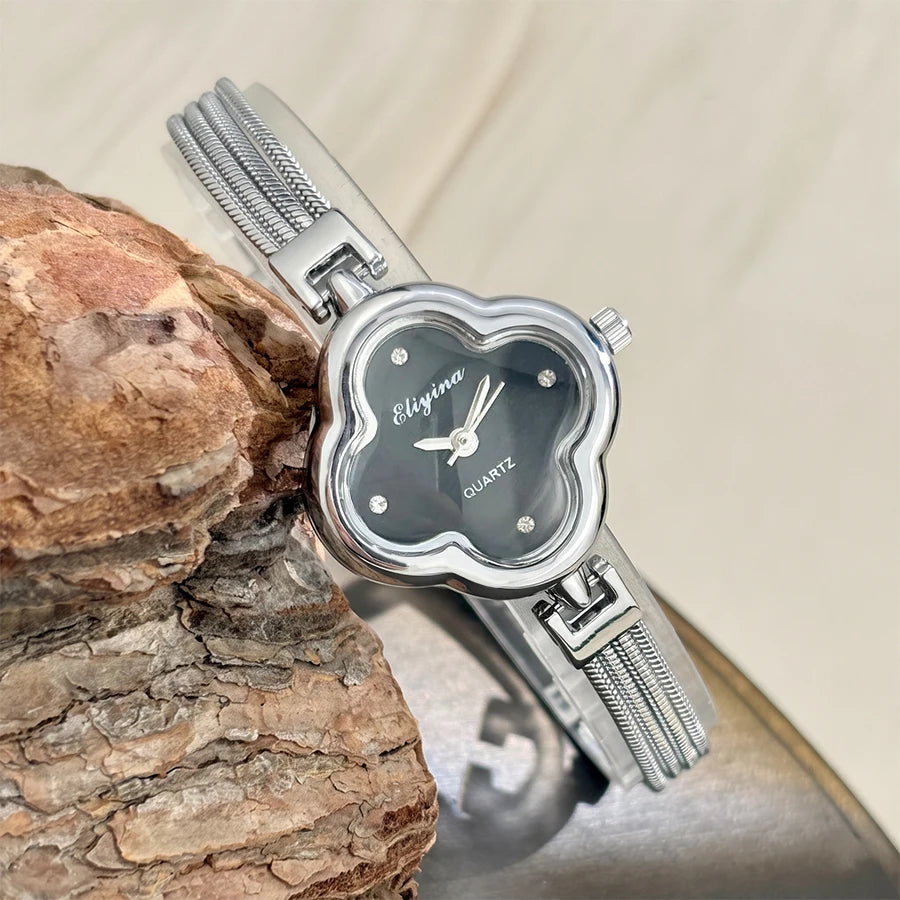 Vintage Clover Watch for Women – Retro Wrist Watch with Tassel Design