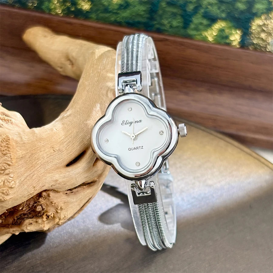 Vintage Clover Watch for Women – Retro Wrist Watch with Tassel Design